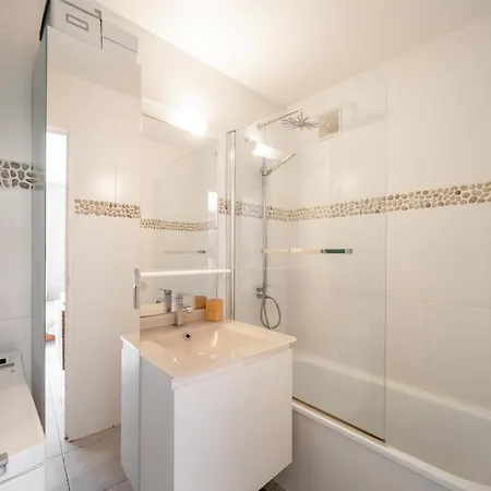 Hello Cote D'azur - With Wooded Terrace And Pool View *